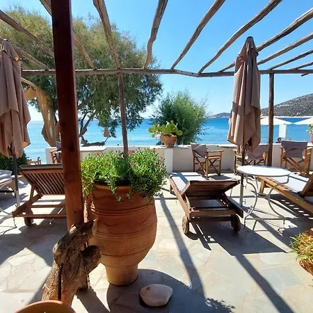 Styfilia Beachfront - First Floor דירה *