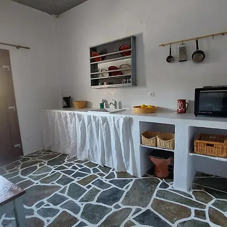 Styfilia Beachfront - First Floor דירה *